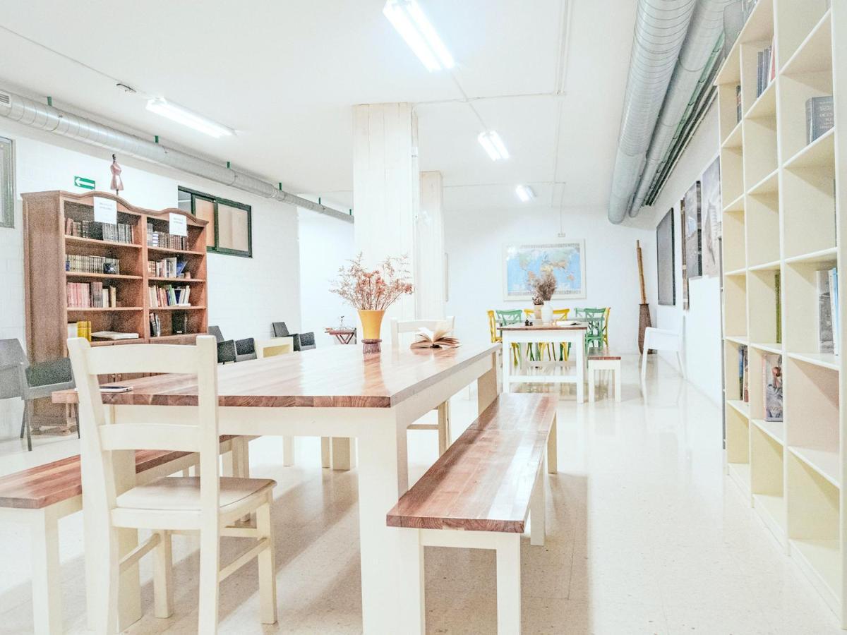 Albergue Aloxa Hostel Понтеведра Екстер'єр фото